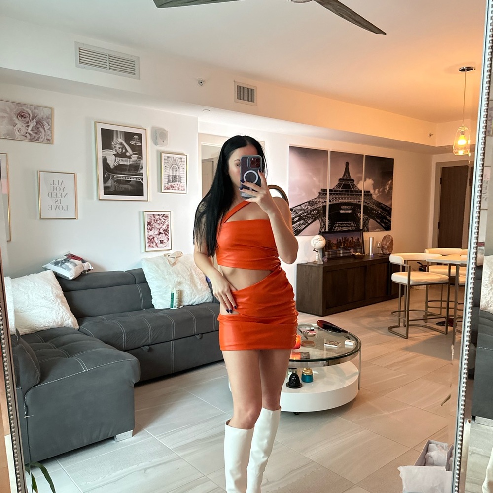 Dress - Picture 3 of 11
